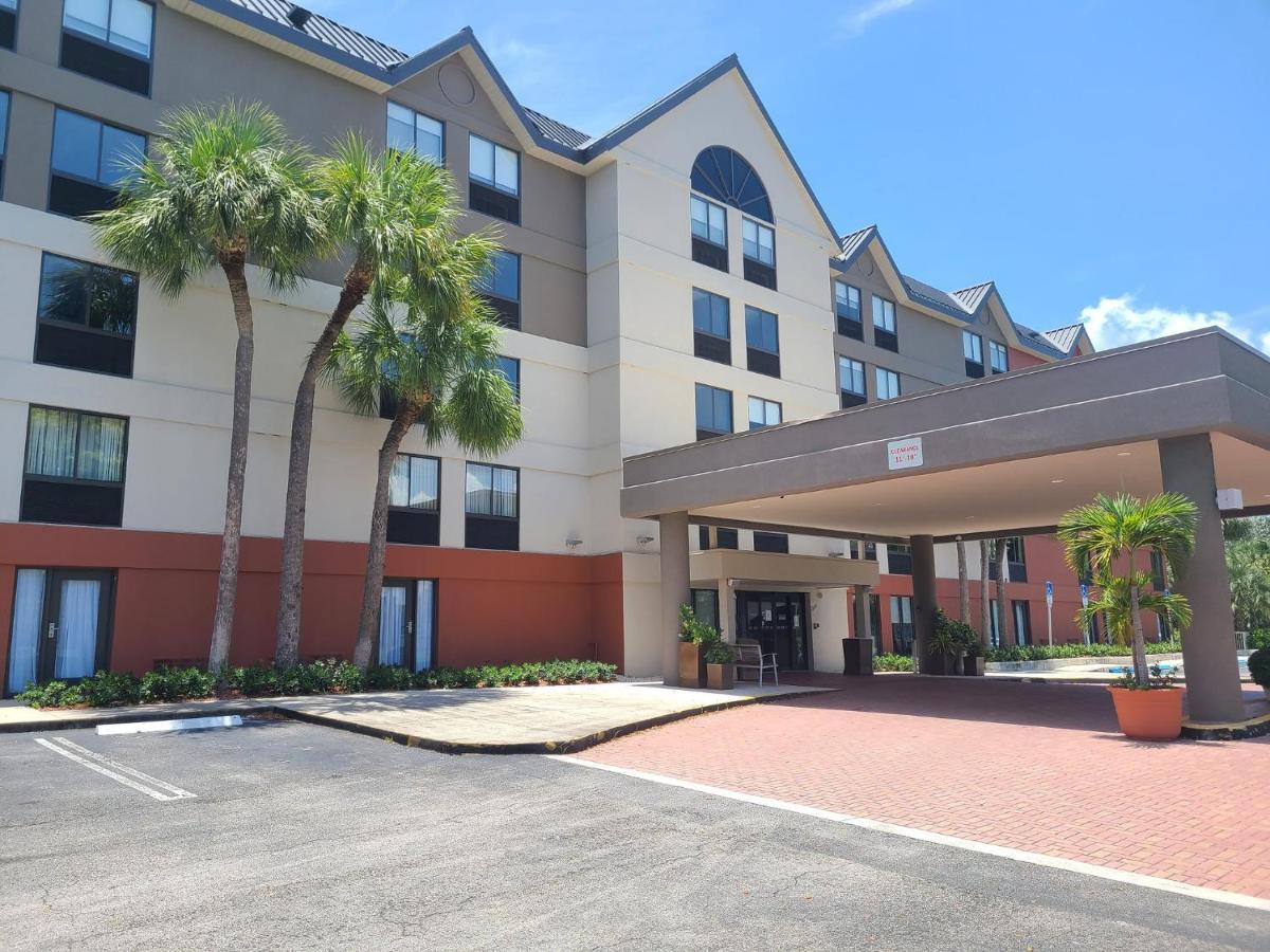 Holiday Inn Express Fort Lauderdale North - Executive Airport, An Ihg Hotel Exterior photo